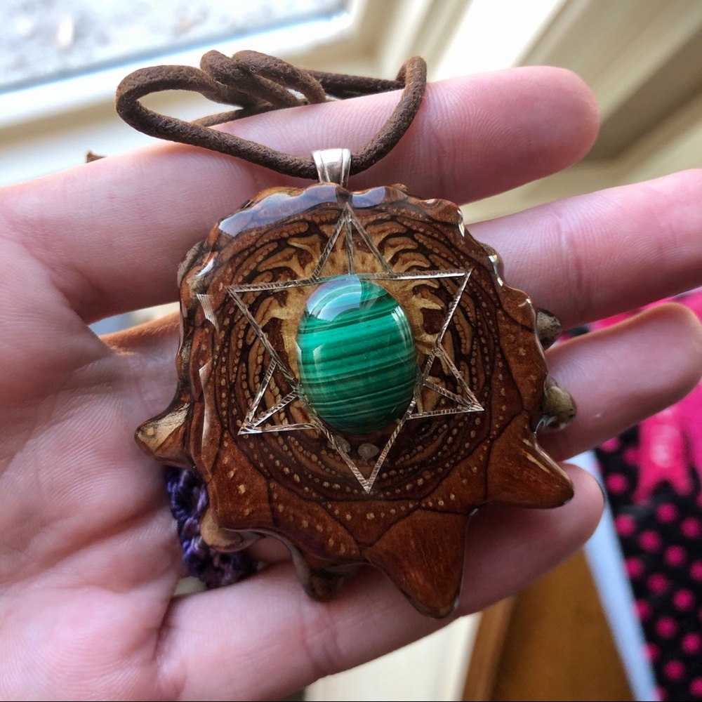 Malachite Third Eye Pinecone Sacred Geometry - Picture 1 of 2